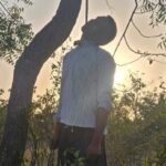 प्रधान आरक्षक ने पेड़ में लगाई फांसी