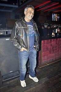 220px-LuckyAli01