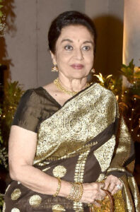 Asha_Parekh_at_Saudamini_Mattu's_wedding_reception_(cropped)