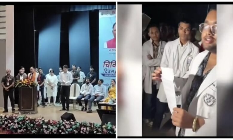 Doctors Day Occasion: Medical students angry with the policies of the Health Minister…! Raised slogans in front of the Chief Minister… Watch the video here