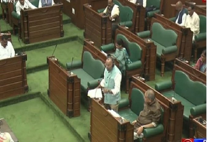 Chhattisgarh Assembly: The issue of the plight of colleges for the disabled is heating up...! Ajay Chandrakar surrounded the government