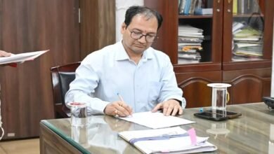 Collector's Announcement : Financial honour for excellence in board exams...! Awards for schools with 100% and 95% results