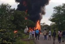 CG Breaking: Tanker overturned after going out of control, fire brigade team on the spot