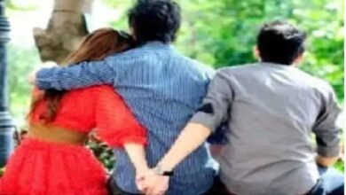 Unique Case: Married woman's strange proposal...! 15 days with husband and 15 days with lover... Panchayat shocked by this offer of wife