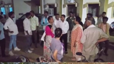 Murder Breaking: Teacher brutally murdered with sharp weapon in Bemetara...death was done while returning on scooty