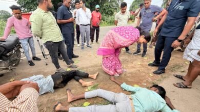 Example of Humanity: Minister Laxmi Rajwade gave an excellent example of humanity...! Viral on social media