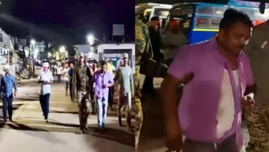 Obscenity of Leader: Villagers beat up a Congress leader in Mohla-Manpur...! Accused of being caught in a compromising position with a teacher's wife.
