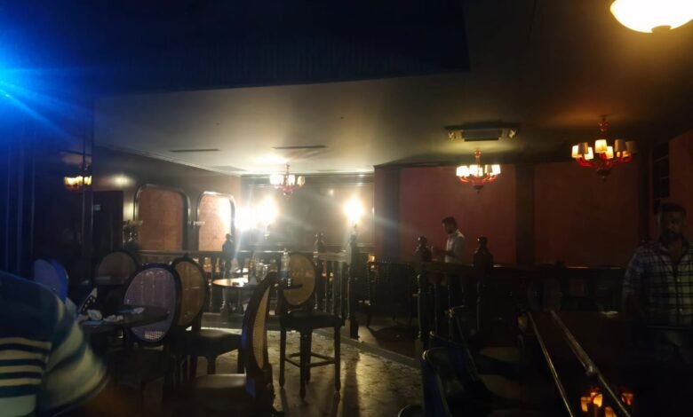 Clampdown on Clubs and Dhabas: Police clamps down on clubs and dhabas open till late night in Raipur...! Action taken against more than 15 institutions...preparation to cancel license