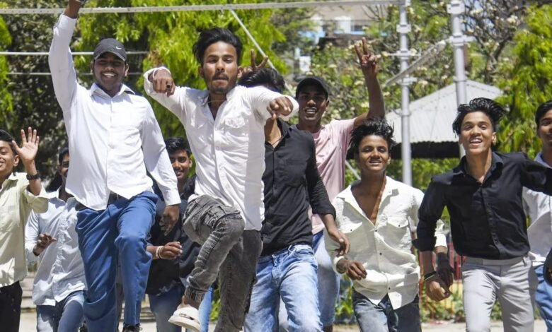 DUSU Election 2025: Counting of votes continues! ABVP leads in three positions...NSUI leads in the Vice President position...find out the full story.