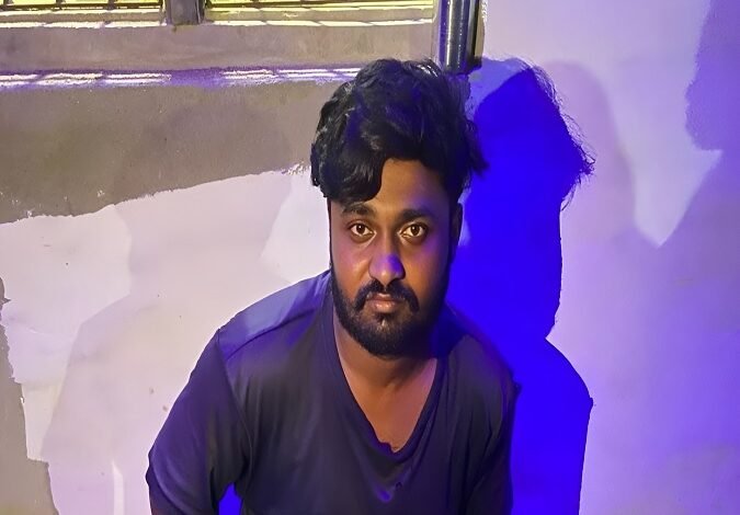 Dead Man Returns Home : Assuming him to be dead, the family is busy preparing for the last rites... The young man returned alive at midnight... There was a hue and cry of 'ghost' in the neighbourhood
