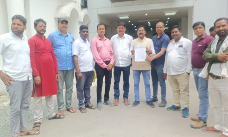 Korba News: Opposition councilors submitted a memorandum to the collector regarding basic problems...! Expressed displeasure over electricity, water, roads, and sanitation.