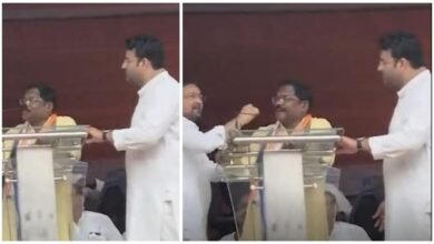 Congress Infighting: ‘Political Dangal’ on Congress stage… Baghel attacks Singhdev… Dahriya stings Mahant… snatches mic from Bhagat… watch VIDEO here