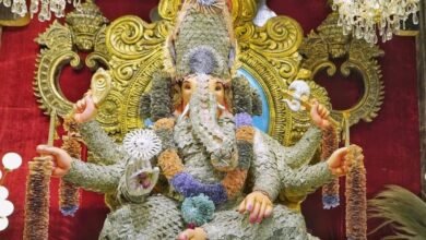 Ganesh Utsav: 'Lambodar' decorated with crores of 50, 100, 200 and 500 rupee notes...! A huge crowd of devotees gathered... see here