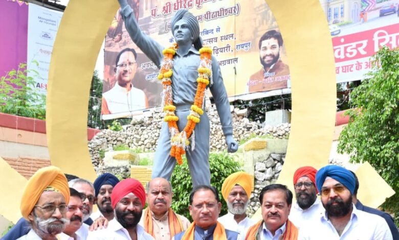 CM Vishnu: CM Vishnu Dev Sai remembered martyr Bhagat Singh, paid tribute by garlanding his statue.