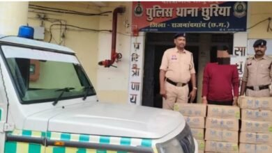 Rajnandgaon News: Illegal liquor smuggling in a government vehicle in Rajnandgaon, NGO and administration in the dock