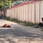 Illegal Relations: Husband shot his wife with 5 bullets…! Police controlled the accused with the help of kicks, punches and tear gas… watch the video here
