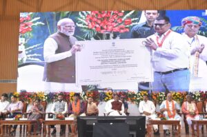 Farmer Schemes: Prime Minister Modi launched two new farmer schemes worth Rs 41,000 crore, three districts of Chhattisgarh got special place.