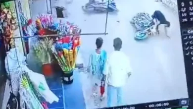 Escape from Police Custody: Suicide accused escapes from police station, causing panic in police department