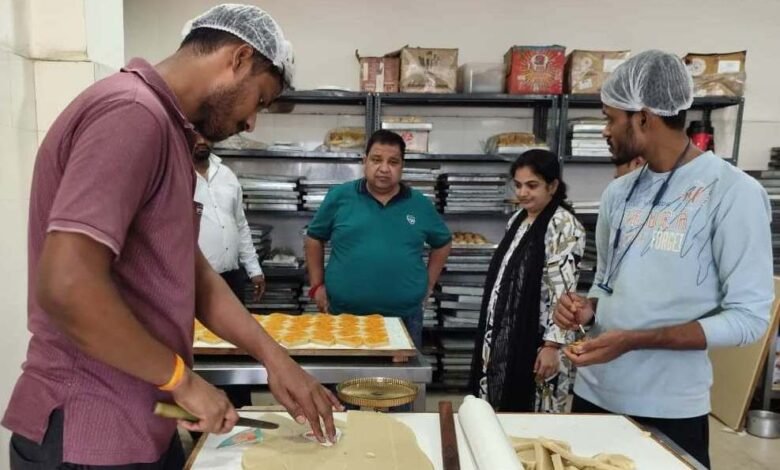 Festive Season: The Food Safety Department is conducting intensive inspections during the festive season! Food samples were taken in Raigarh district.