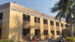 Unsafe Hospital: A shameful act against a female trainee doctor in Korba! Senior doctor accused of forcibly touching her... FIR registered