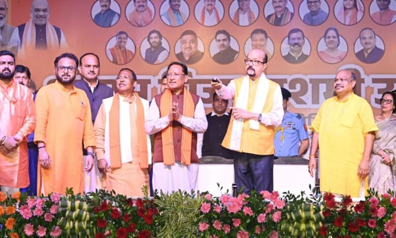 Grand Ravana Dahan: Grand Ravana Dahan in WRS Colony... Victory festival celebrated in the presence of Governor Ramen Deka and Chief Minister Vishnu Dev Sai