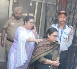 IPS suicide case: Y. Puran Kumar's IAS wife calls CM... Why was the post-mortem stopped upon his return from abroad?