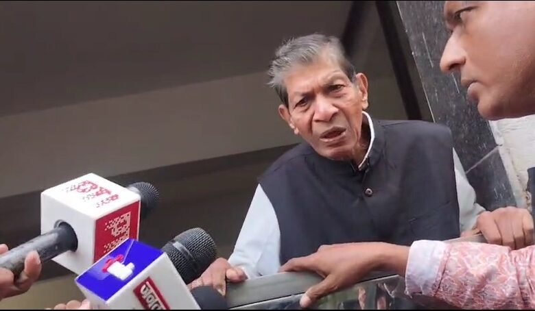 Former Minister: Nankiram Kanwar insists on demanding the removal of the Korba Collector! Police surround him in Raipur... watch the video here