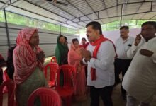 Deputy CM Vijay Sharma: For the first time in the state, on Diwali, Deputy Chief Minister Vijay Sharma had refreshments and affectionate respect with Swachhata Didi and Commandos, resolved to make Kawardha the cleanest city in the state.