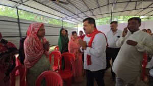 Deputy CM Vijay Sharma: For the first time in the state, on Diwali, Deputy Chief Minister Vijay Sharma had refreshments and affectionate respect with Swachhata Didi and Commandos, resolved to make Kawardha the cleanest city in the state.