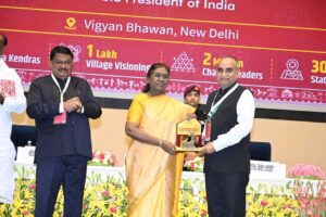 National Conclave 2025: Adi Karmayogi Abhiyan National Conclave 2025, Dr. Lalit Shukla of Ambikapur district received the Outstanding State Master Trainer Award
