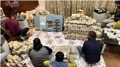 DIG Arrested: DIG arrested red-handed while accepting bribe! CBI conducts major trap operation... ₹5 crore found in 3 bags and 1 briefcase... Machines had to be called in to count the notes.