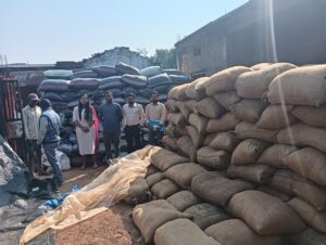 Paddy Smugglers: Major action in Manpur...! Over 223 quintals of illegal paddy seized...administration closely monitoring