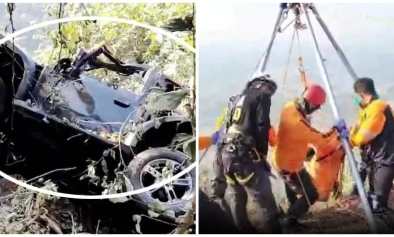 Tragic accident: A horrific road accident! A Thar vehicle plunges into a 500-foot-deep ravine, killing all six on board. Drones were used to locate the bodies.