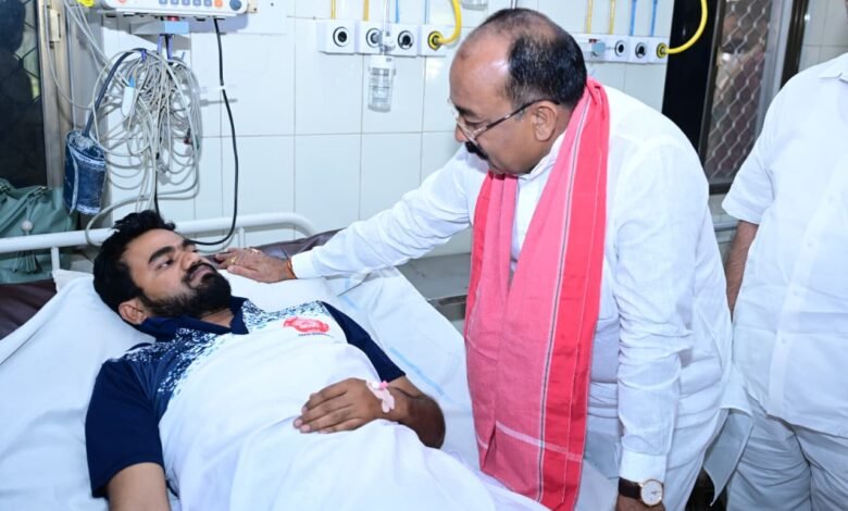 Deputy CM Arun Sao met with the train accident victims and directed them to ensure better treatment.