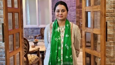 Rebellion in Lalu family: Rohini, who donated a kidney to Lalu, quits politics...ends ties with the family...see Tweet here