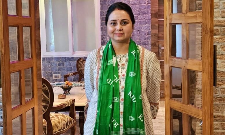 Rebellion in Lalu family: Rohini, who donated a kidney to Lalu, quits politics...ends ties with the family...see Tweet here