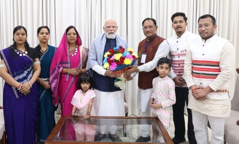 PM Narendra Modi: CM Sai met the PM with three generations...! The intimate meeting became a memorable moment for the family.