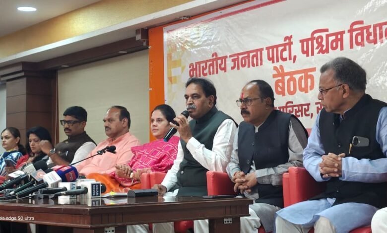 Nalanda Complex: The Science College Ground Chowpatty controversy...! The BJP held a press conference to present its position... Rajesh Munat stated that the Smart City project was illegal... The Mayor declared that preparations for the Nalanda Complex had begun.