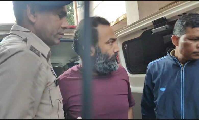 History Sheeter: Raipur Police sent notorious moneylender Virendra Tomar on 4-day remand...watch the video here