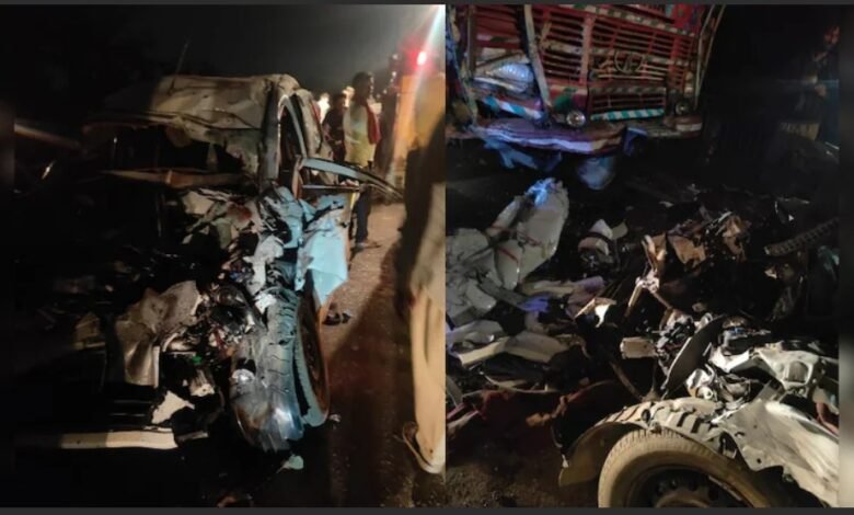 Horrific Road Accident: Speeding proves fatal...! 6 killed in truck-Ertiga collision... Passengers returning from a bath in the Ganges