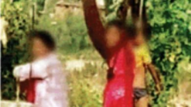 Punishment: Controversy erupts at Surajpur school...! Innocent boy hanged from a tree, given inhumane punishment... Watch the video here