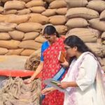 Food Department Secretary: Food Secretary Reena Kangale has tightened the noose around the rice market! Officials are warned that no one is allowed to harass farmers... Watch the video here.
