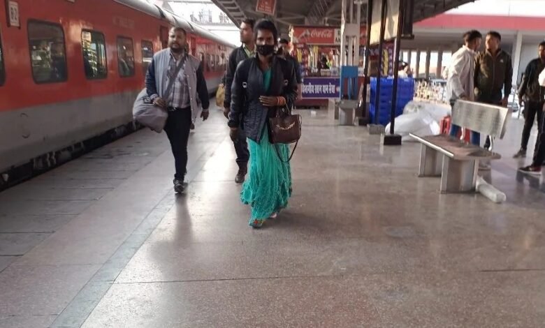 Railway Alert: Railway passengers, please note...! 21 trains cancelled from December 23 to 27...Check the list here.