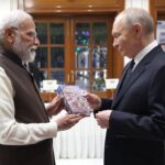 PM Modi presented the Bhagavad Gita to President Putin...! Both leaders will attend the summit
