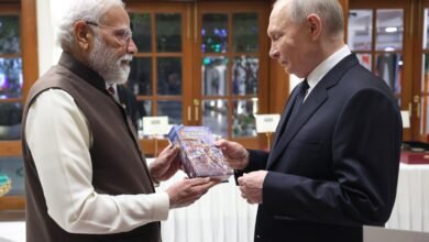 PM Modi presented the Bhagavad Gita to President Putin...! Both leaders will attend the summit