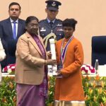 Presidential Honor: President Droupadi Murmu honored Yogita Mandavi with the Prime Minister's National Children's Award... She received the award for her outstanding performance in Judo.