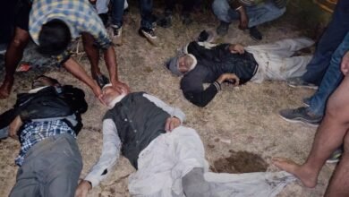 Tractor falls into canal from broken culvert... 3 farmers die tragically... The family was returning to the village after selling the paddy crop... Watch the video here