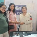 Women Help Desk: Amazing work! A gold bracelet studded with precious gems was lost at the railway station... Female constables found it and returned it safely to its owner.