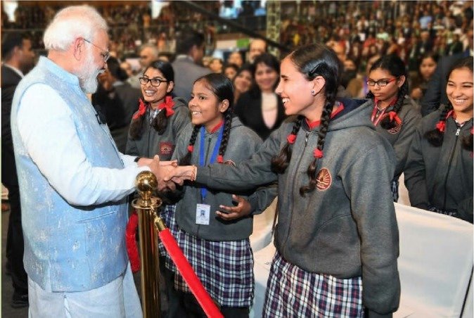 Discussion on Exams: Prime Minister Modi will hold a discussion on exams...! He will answer students' questions and also interact with teachers and parents...See the link here.