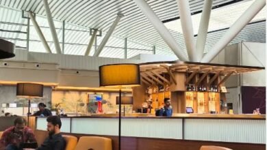 IndiGo Crisis: Flights to Delhi still failed to arrive from Mana Airport today! 20 flights, including Mumbai and Goa, have been awaiting their arrival for 24 hours. A commotion erupted at the IndiGo counter after the flight status was displayed incorrectly.